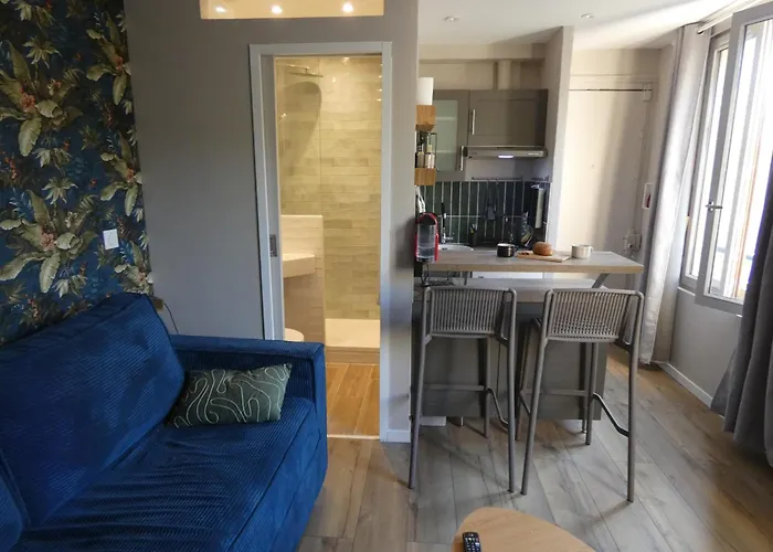 Chez Eugene Ονφλέρ